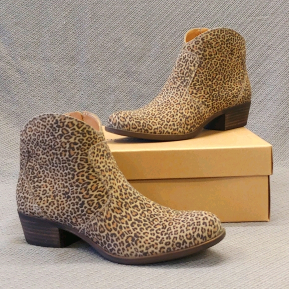 Lucky Brand Shoes - Lucky Brand Belia ankle bootie Eyelash-8.5